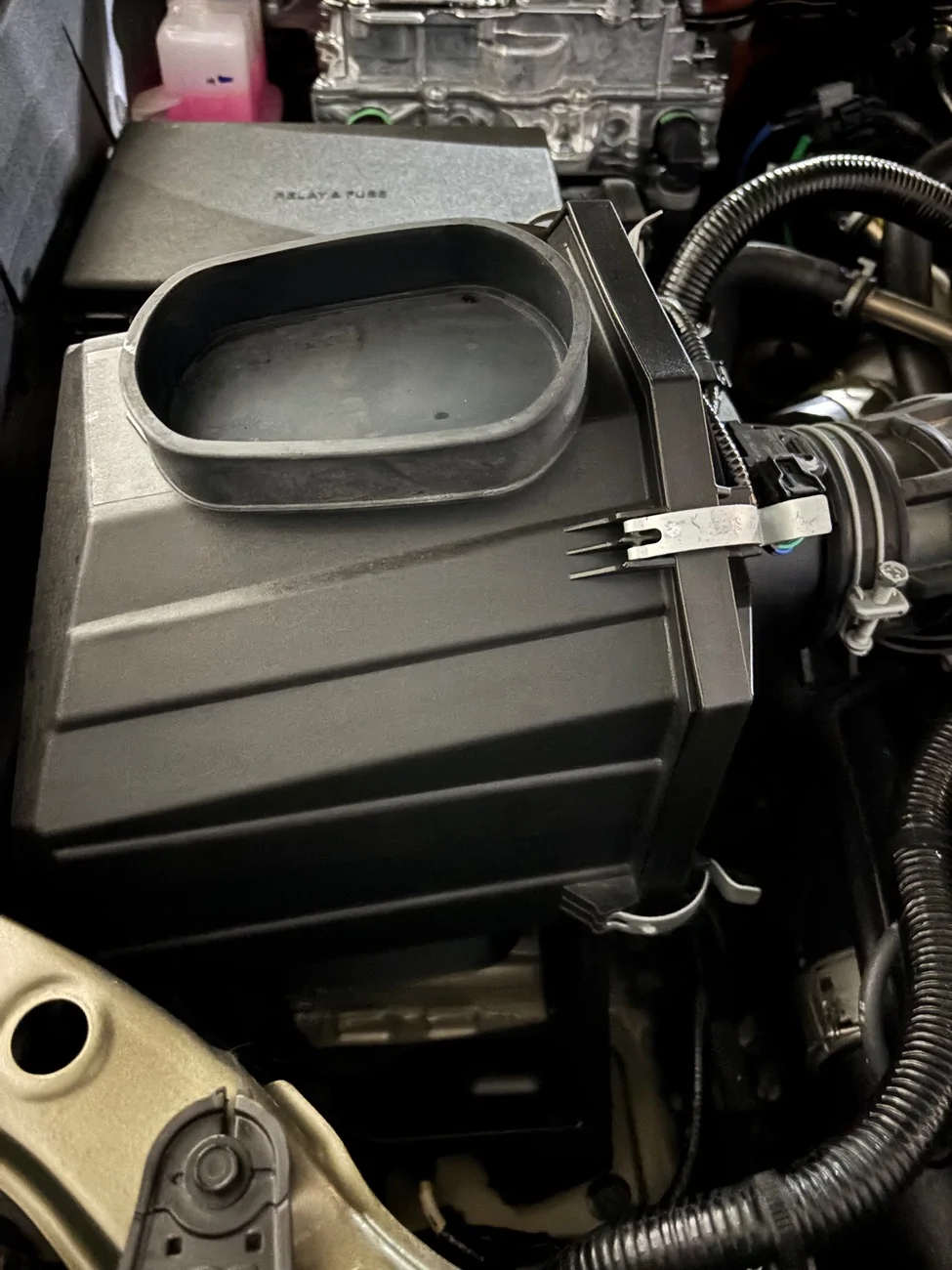 2024 Tacoma Anyone put a different air intake on a Trailhunter? IMG_1464