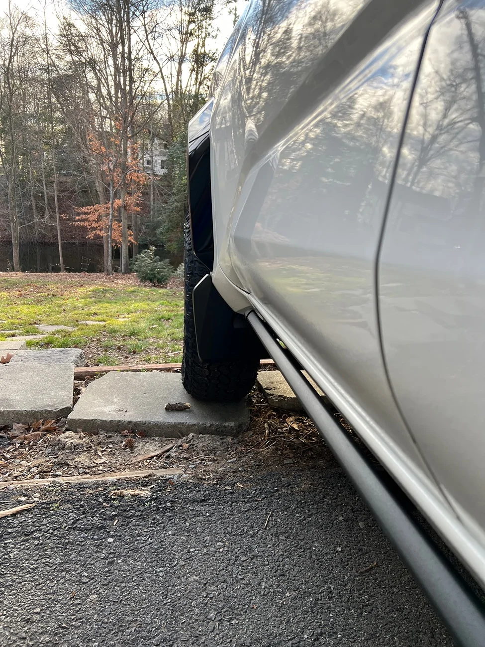 2024 Tacoma Canadian flaps - bulge or no bulge ? IMG_9616