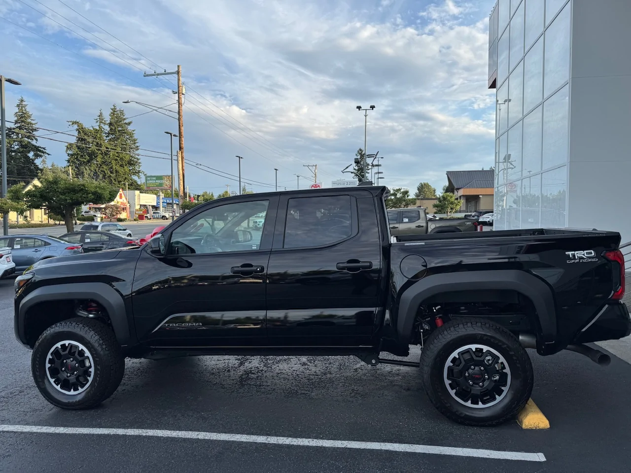 2024 Tacoma Anyone running a factory lift on a TRD Off-Road??? IMG_2765
