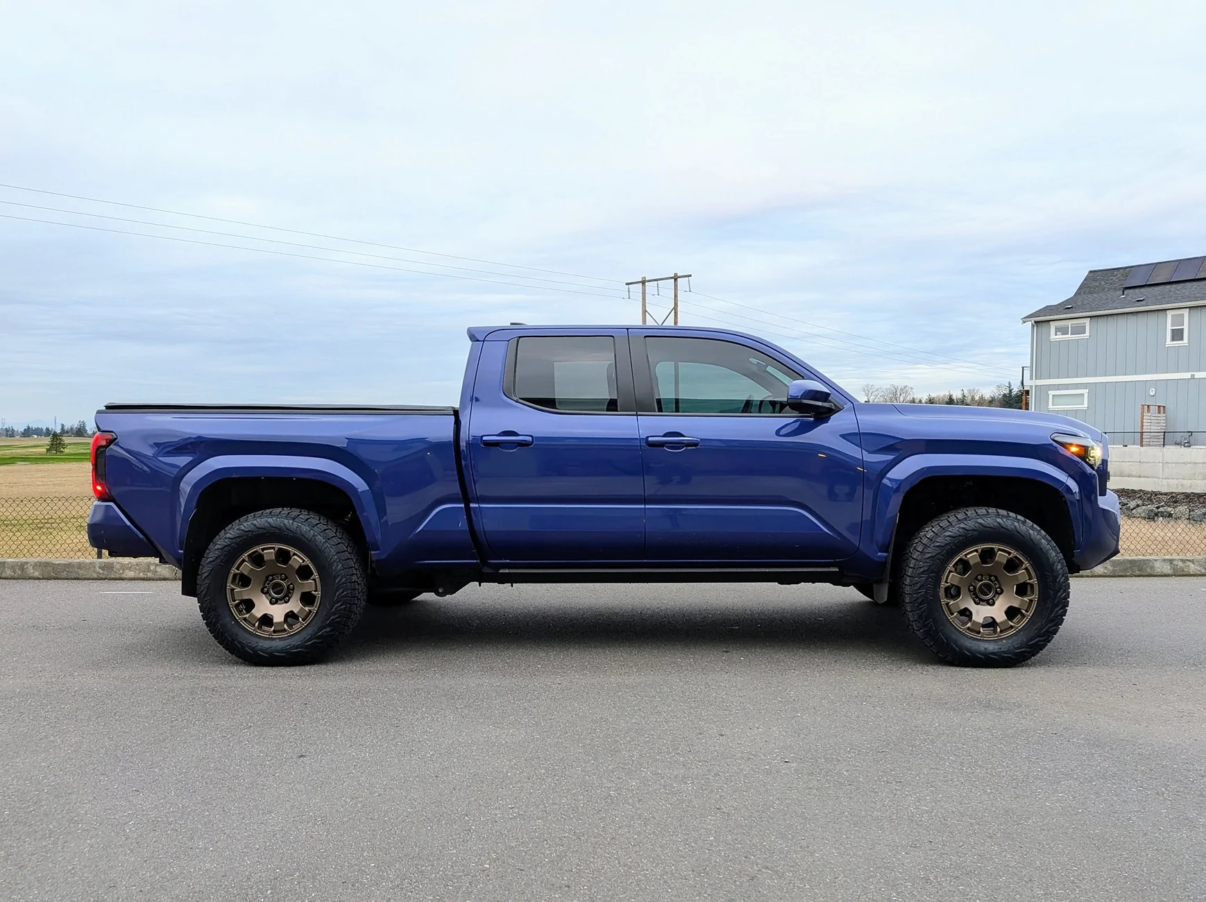 2024 Tacoma Side profile w/ leveling kit - POST YOURS! PXL_20260213_011823336~3
