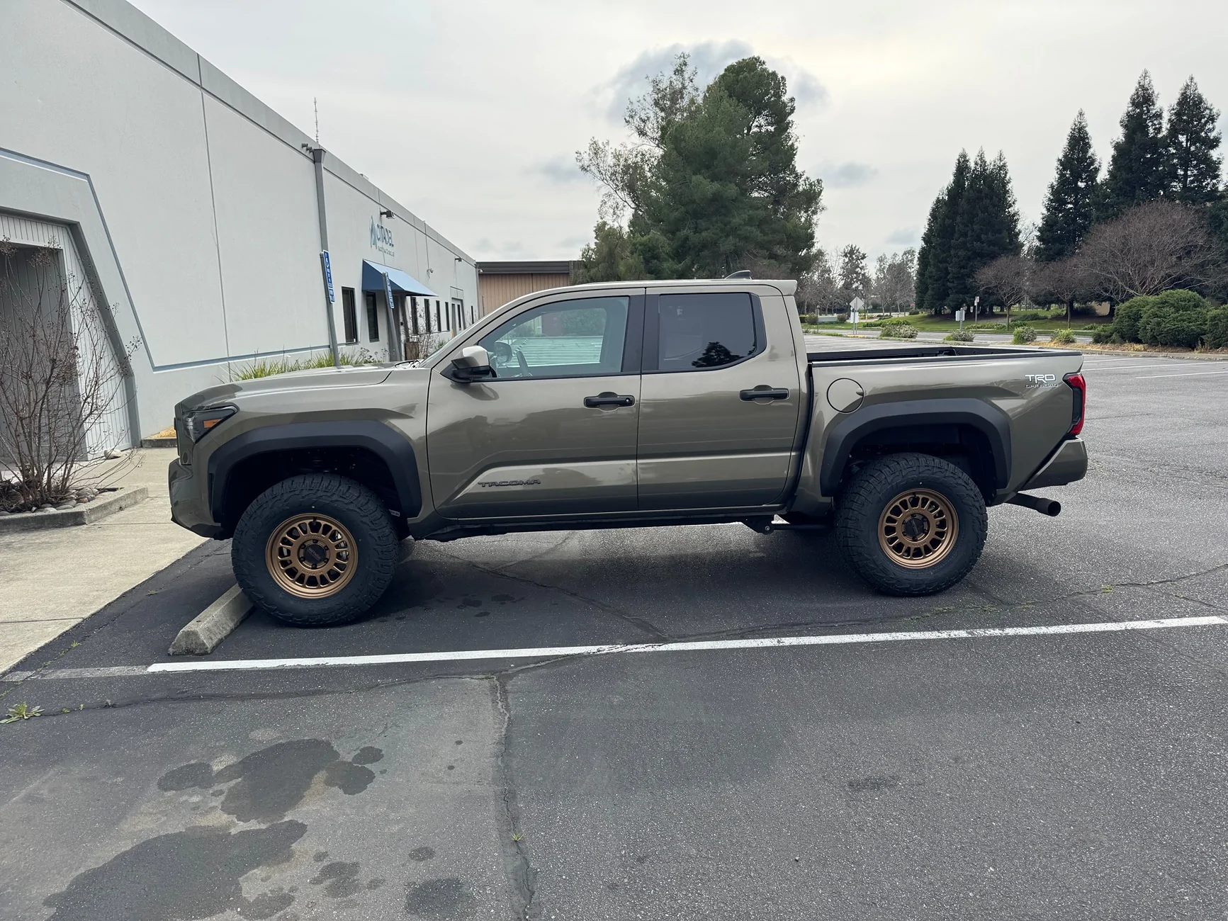 2024 Tacoma Side profile w/ leveling kit - POST YOURS! IMG_2963