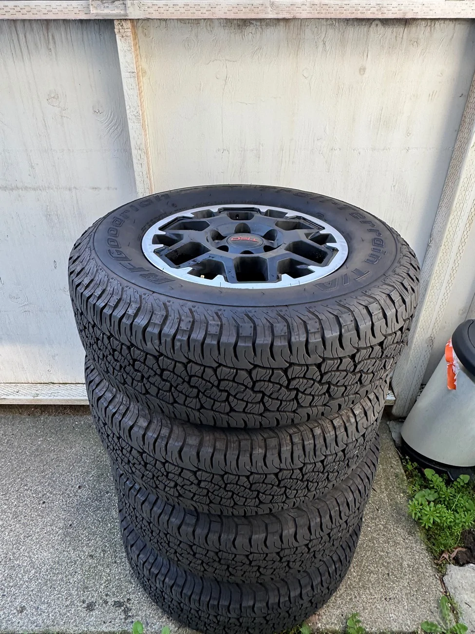 2024 Tacoma Stock TRD Off-road Rims and Tires for sale - Solano County IMG_2978