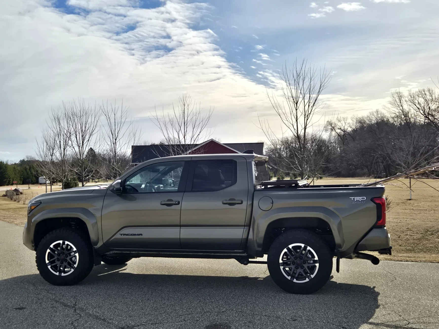 2024 Tacoma What did you do TO / WITH your 4th gen Tacoma today?! 👨‍🏭 🧰 📸 981db903-0b3e-47e7-9130-a4b539cce47c