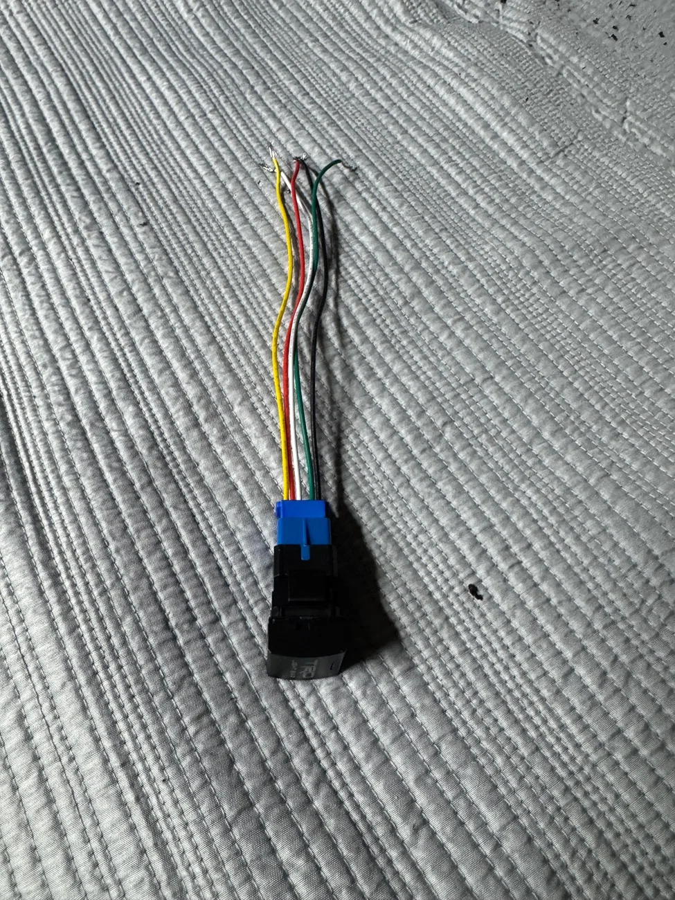 2024 Tacoma Need help wiring rough country rocker switch to Tacoma square light switch . Dual action light bar IMG_4295