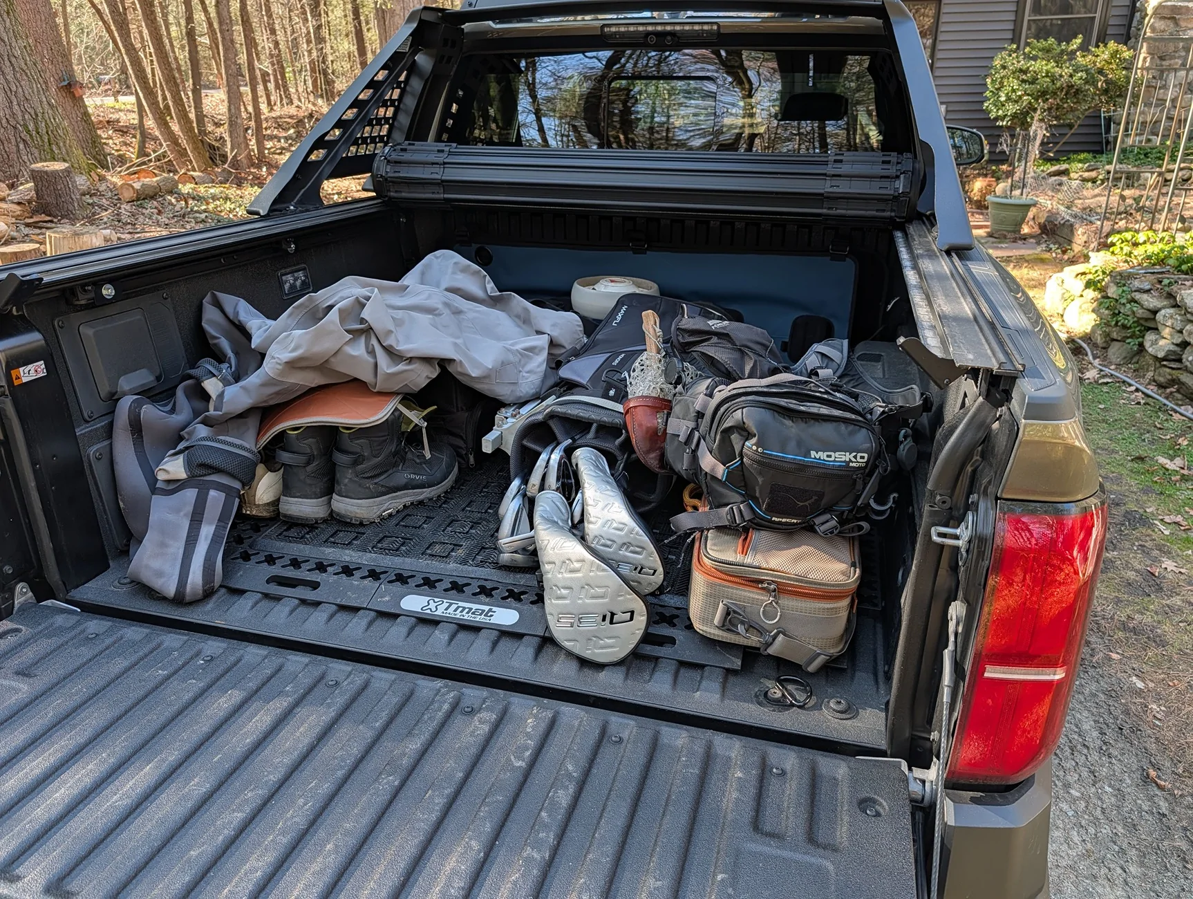 2024 Tacoma Installation of Bak X4TS tonneau with modded OEM ARB Sport Bar PXL_20260411_202109347.MP