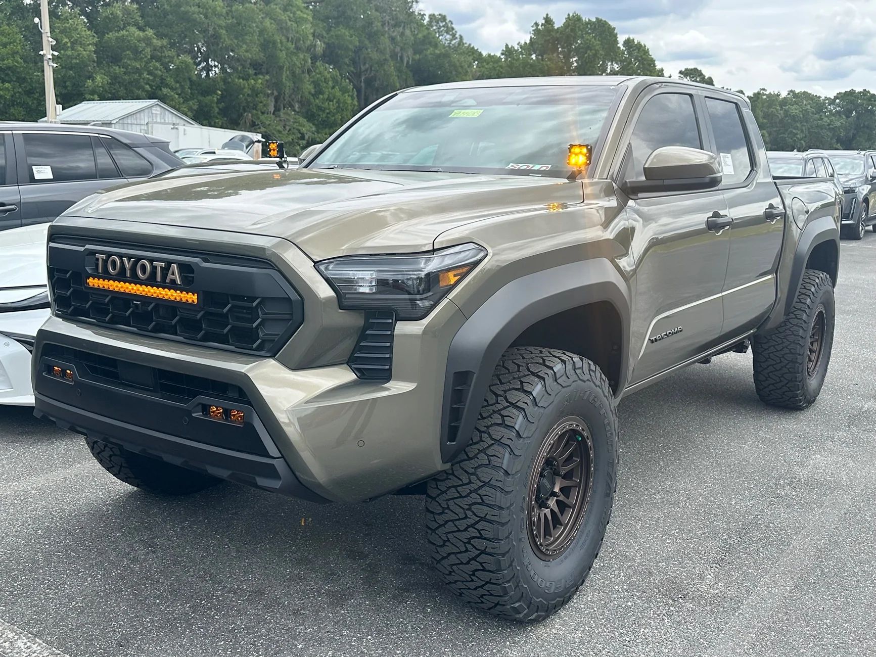 2024 Tacoma Heretic Studios Grill Light Bar, Ditch Lights, and Fog Lights installed IMG_3665