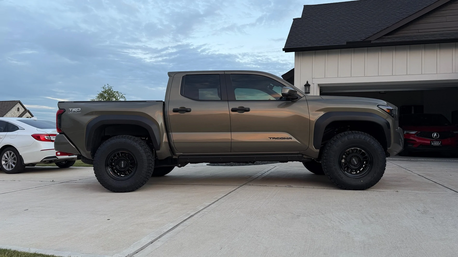 2024 Tacoma Falken Wildpeak AT4W 285/75/17 vs 285/70/17 IMG_1176