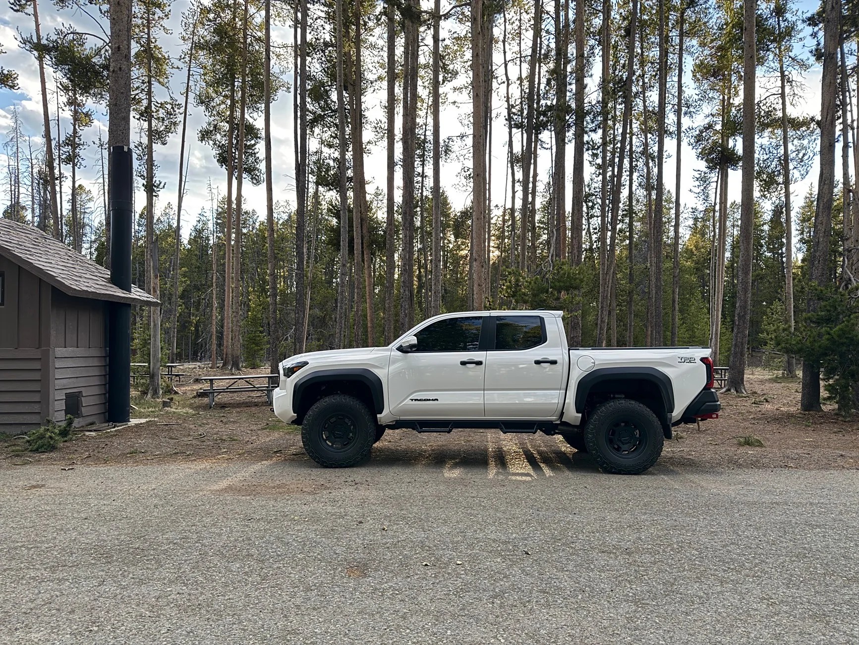 2024 Tacoma 33's (285/70/17 tires) with 703 Method wheels (+35 offset) on factory suspension 2026 Tacoma TRD Off-Road IMG_5031