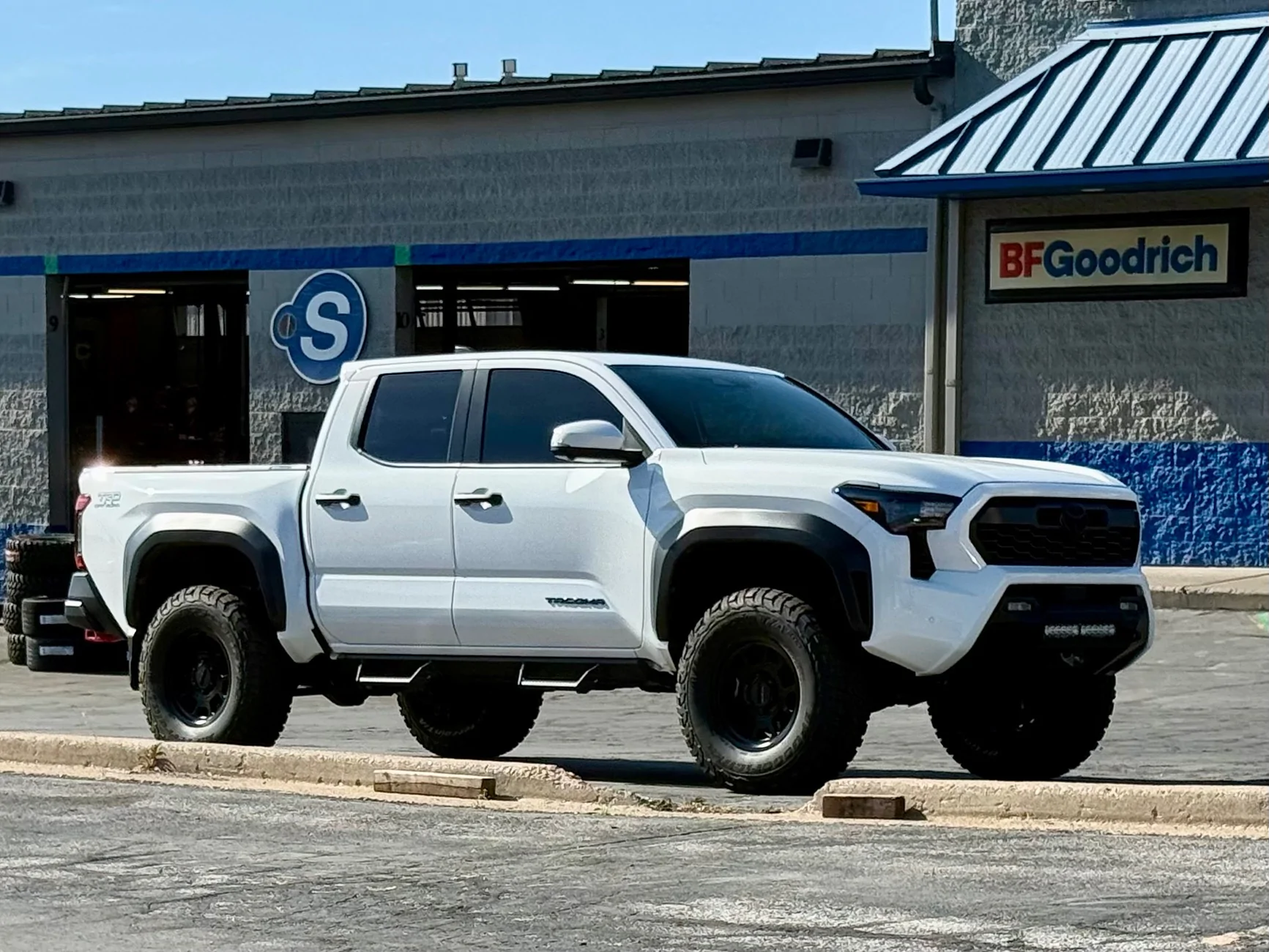 2024 Tacoma What did you do TO / WITH your 4th gen Tacoma today?! 👨‍🏭 🧰 📸 IMG_5360