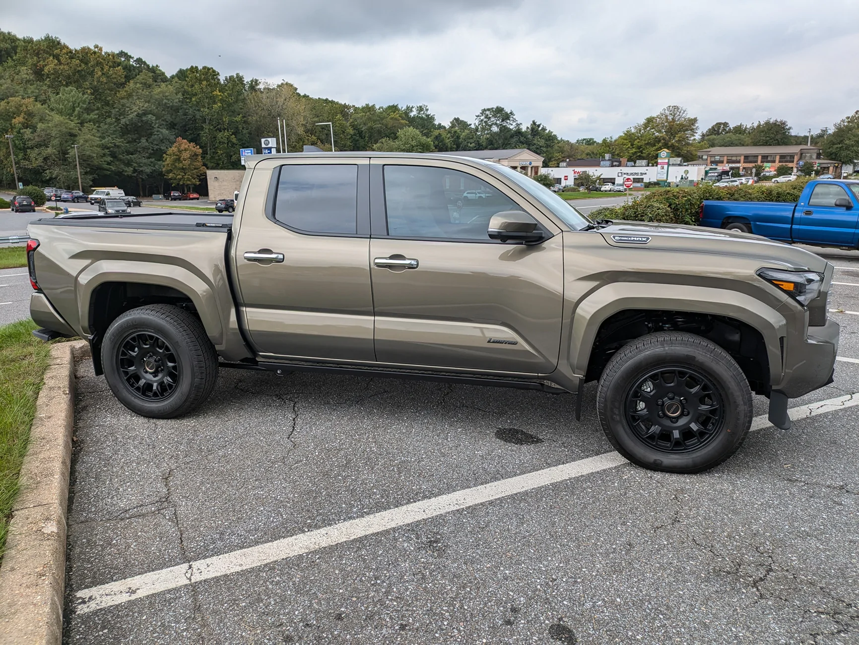 2024 Tacoma 18" TRD Wheels +45mm & 275/70R18 on TRD Offroad Premium. Anybody? PXL_20241004_162536564