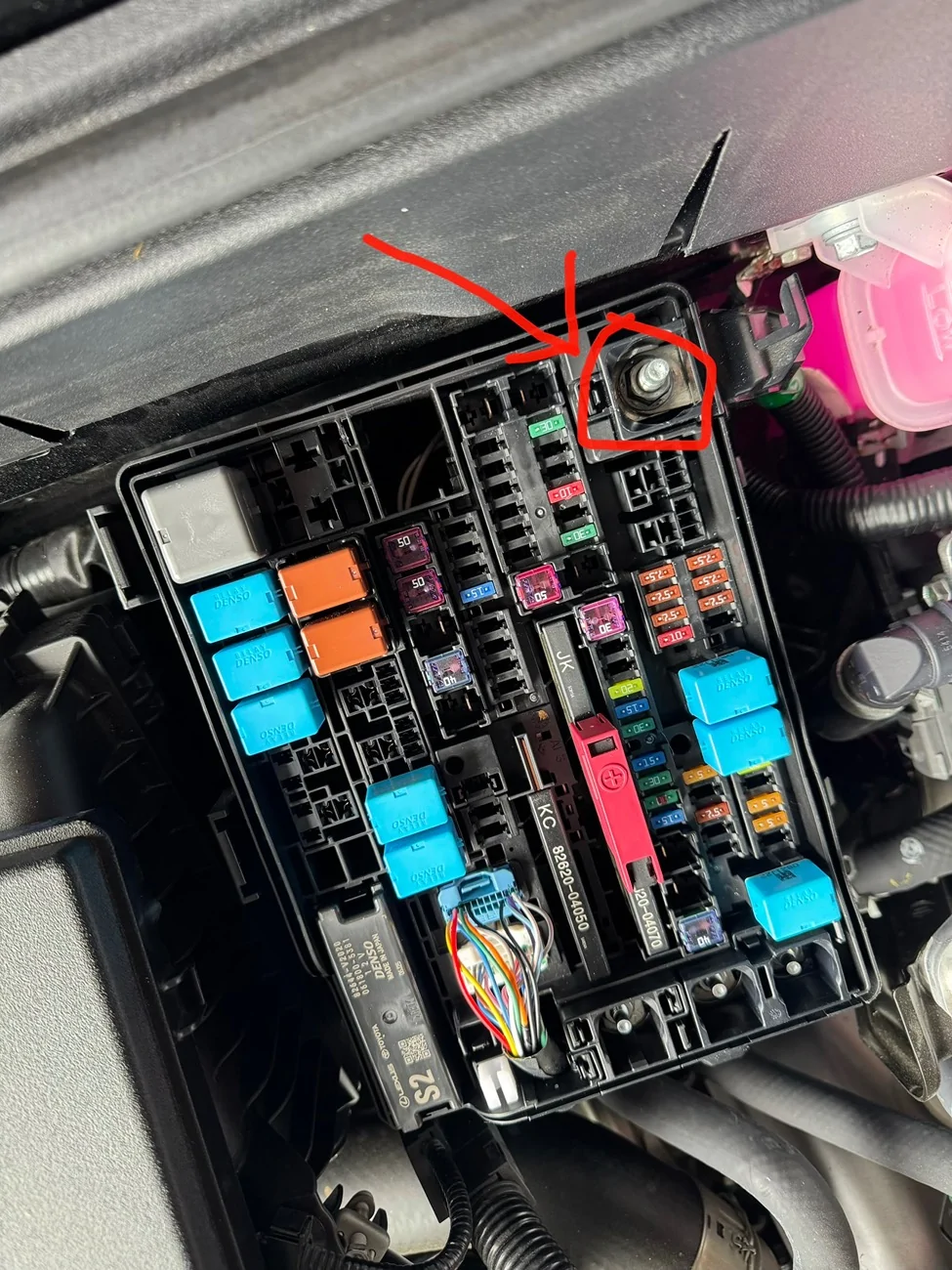2024 Tacoma Hybrid - Can you jump *from* the positive terminal in the fuse box? IMG_5781