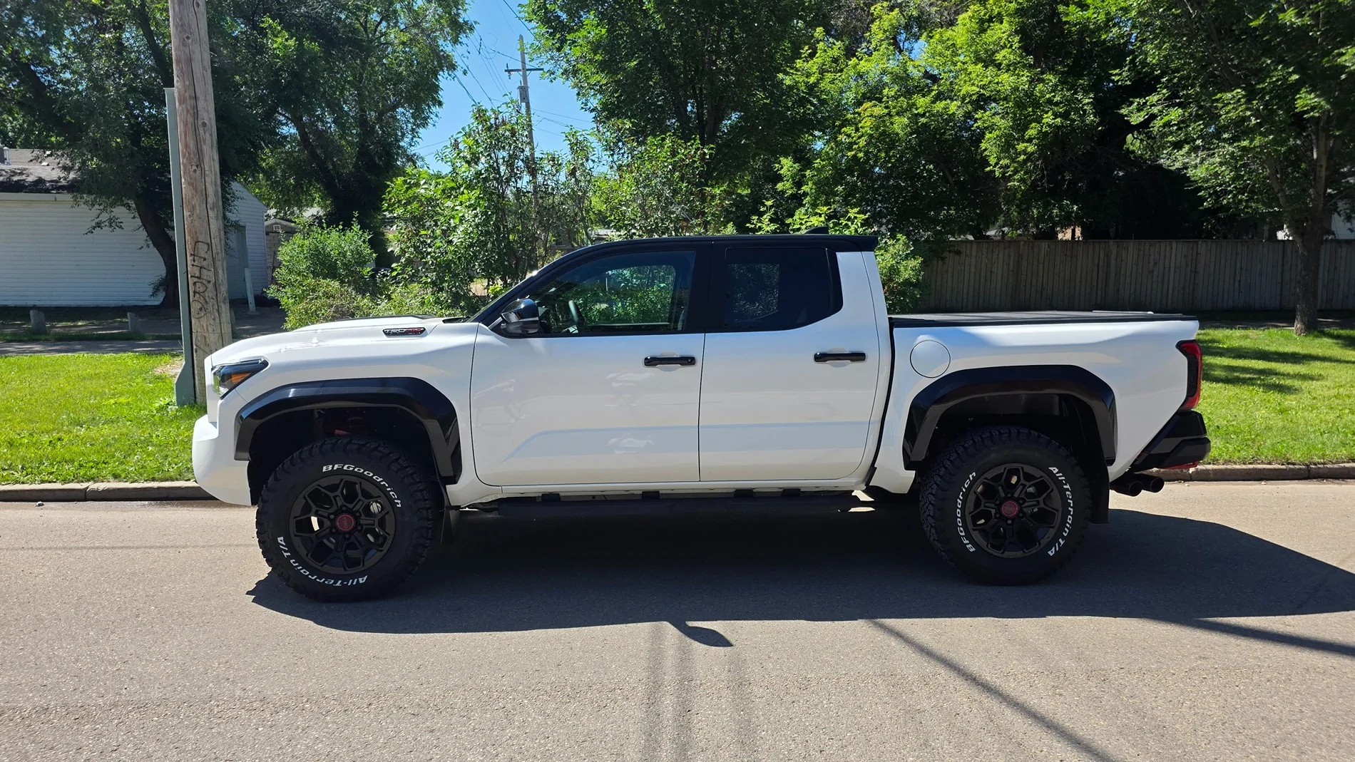 2024 Tacoma 275/70R18 KO3's do NOT fit on a 2024 Trailhunter with Canadian mudflats 20260706_110523