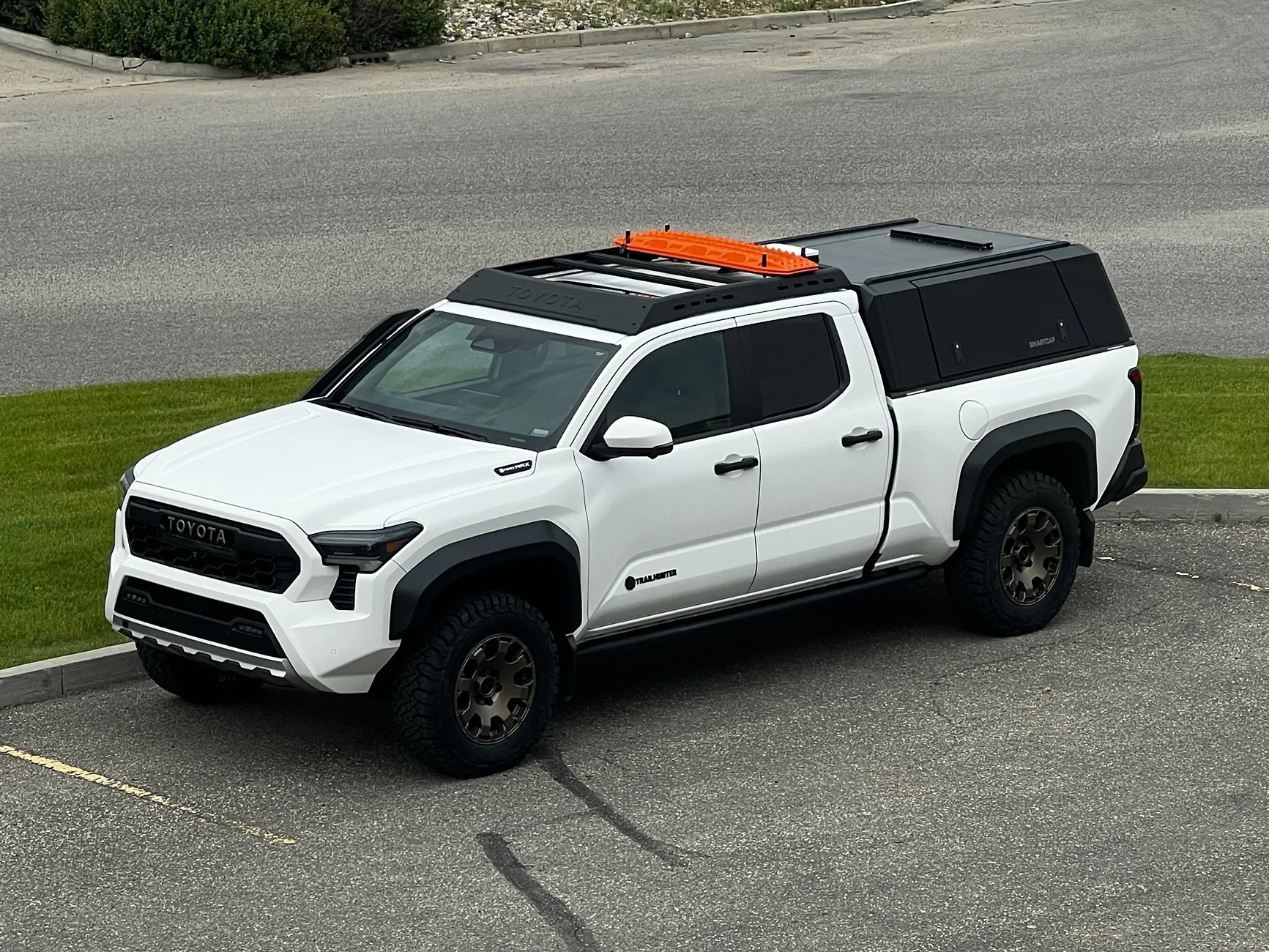 2024 Tacoma 275/70R18 KO3's do NOT fit on a 2024 Trailhunter with Canadian mudflats IMG_0784