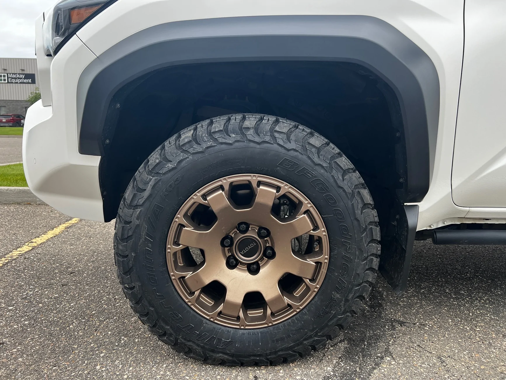 2024 Tacoma 275/70R18 KO3's do NOT fit on a 2024 Trailhunter with Canadian mudflats IMG_0783