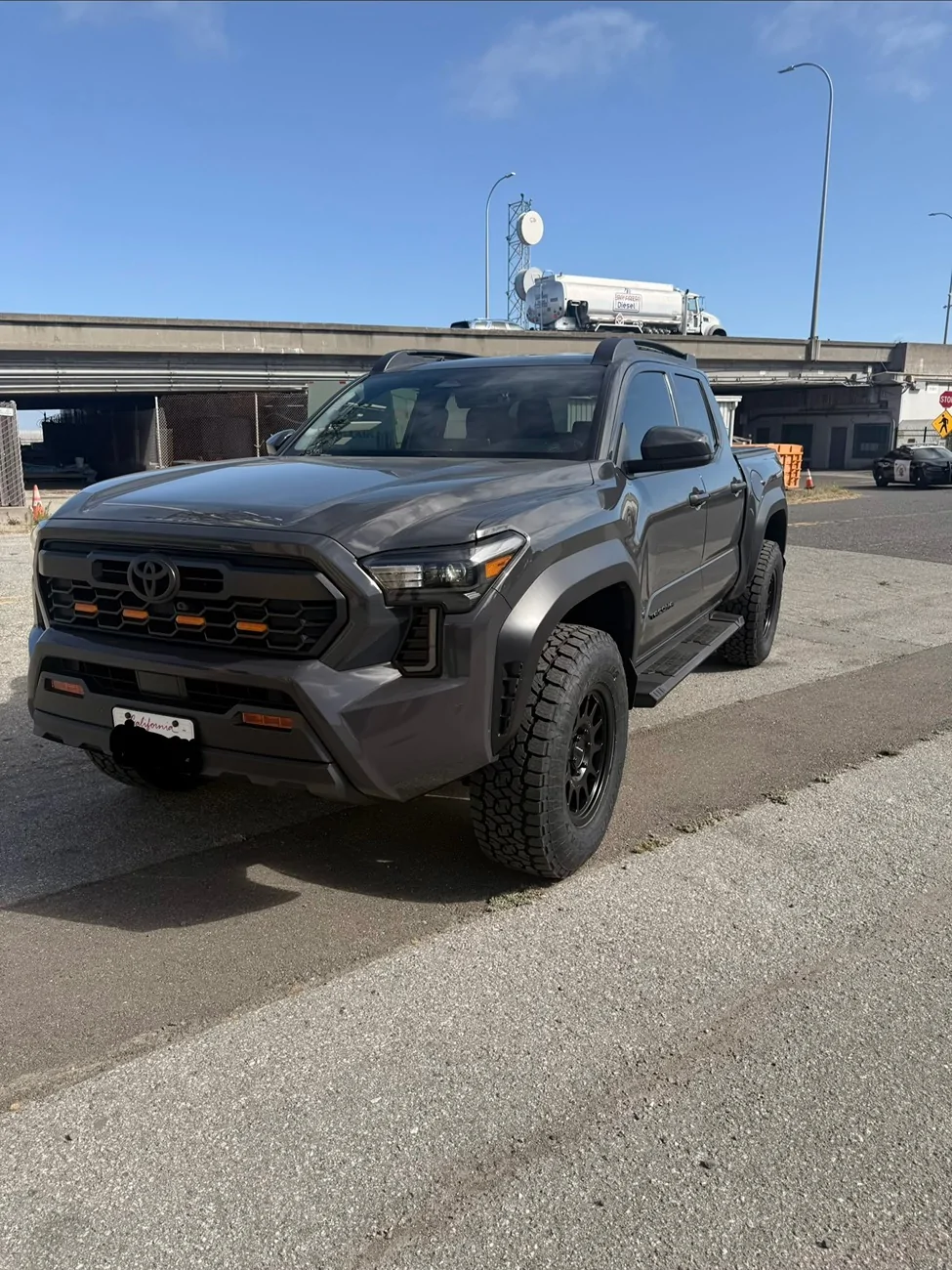 2024 Tacoma 275/70R18 KO3's do NOT fit on a 2024 Trailhunter with Canadian mudflats IMG_1868
