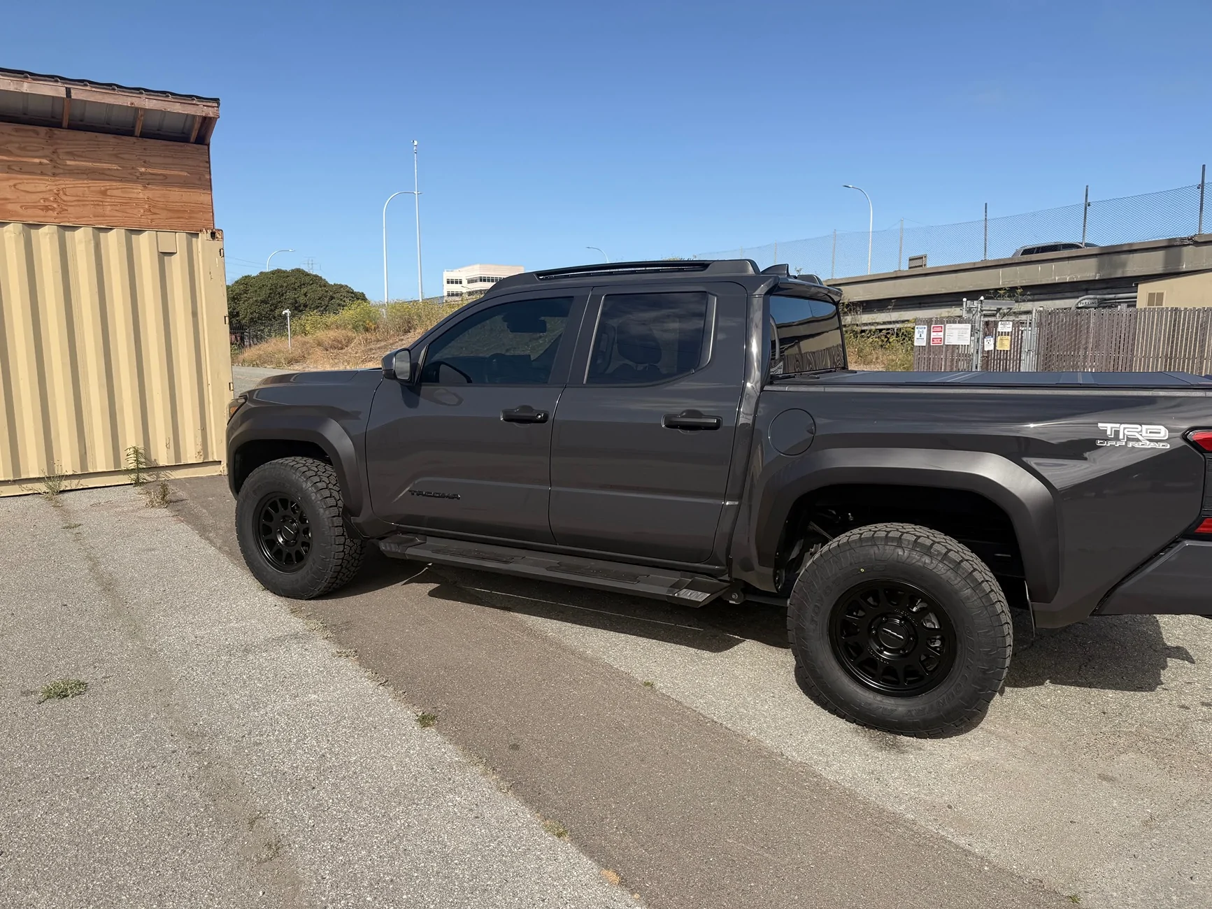 2024 Tacoma 275/70R18 KO3's do NOT fit on a 2024 Trailhunter with Canadian mudflats IMG_1866