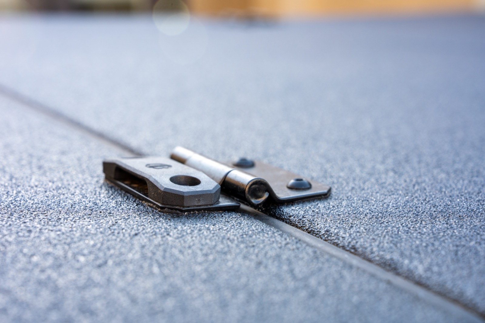 2024 Tacoma Diamondback Switchback 2.0 folding bed cover: early review hinge-detail