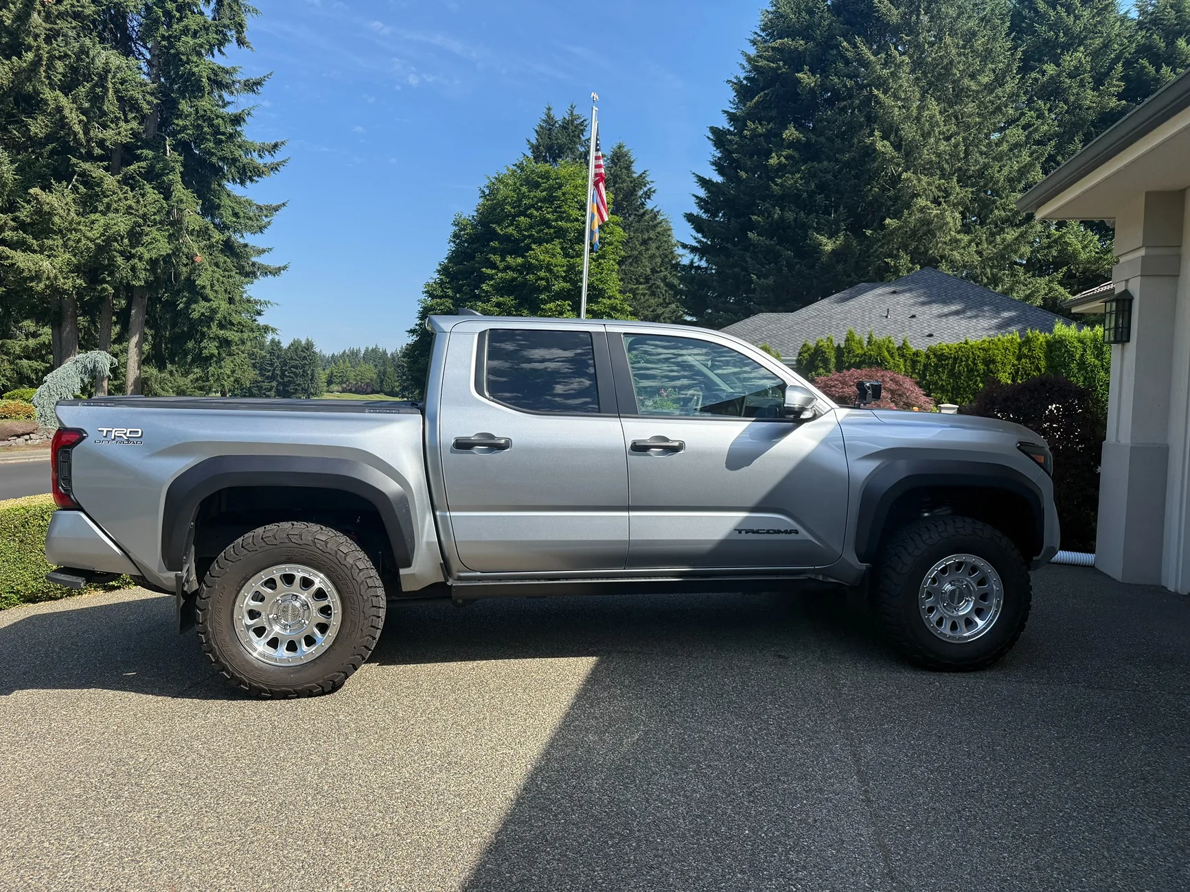 2024 Tacoma Anyone running a factory lift on a TRD Off-Road??? Pass lift silver