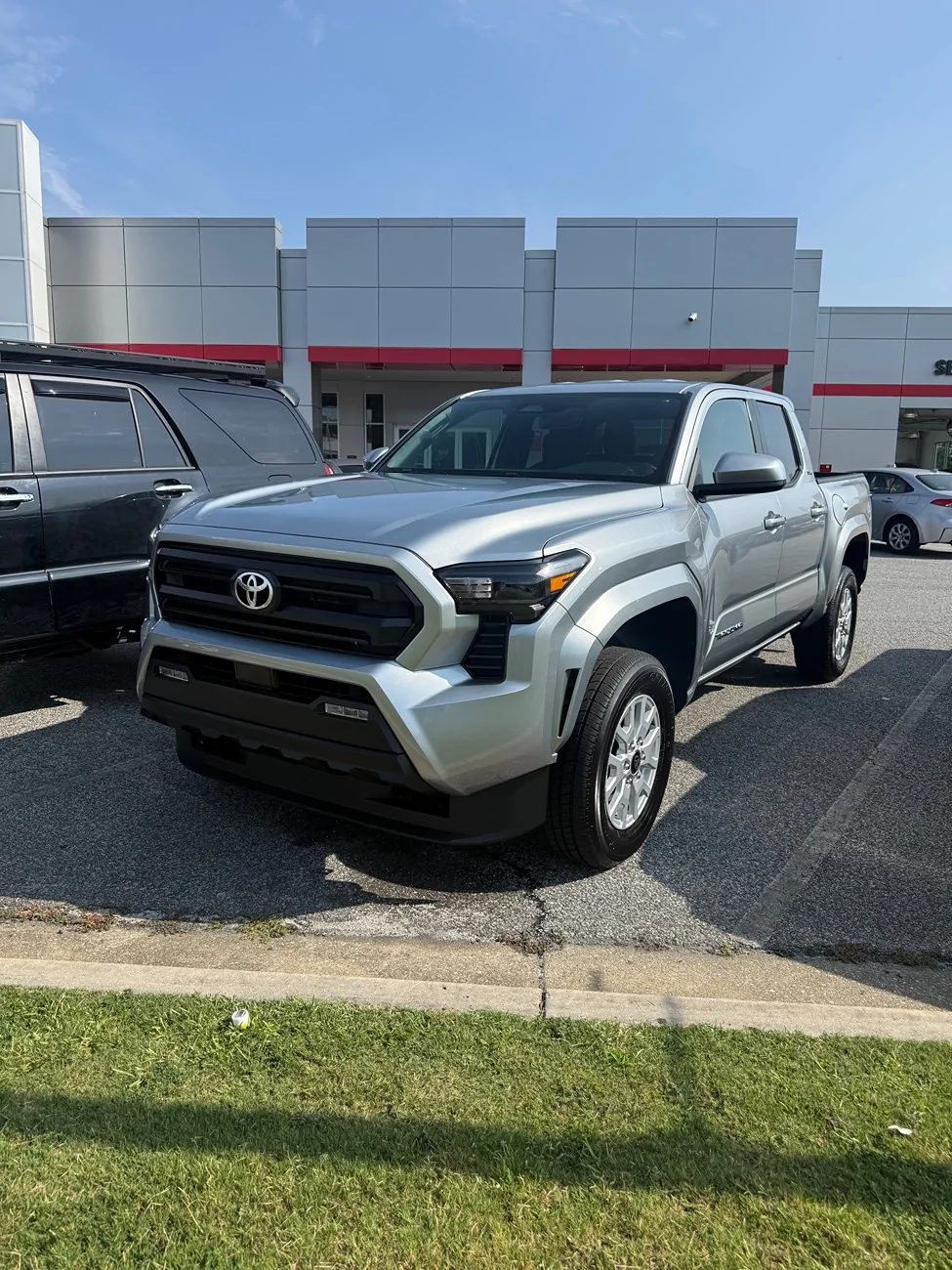 2024 Tacoma CELESTIAL SILVER METALLIC 2024 Tacoma Thread (4th Gen) IMG_0650