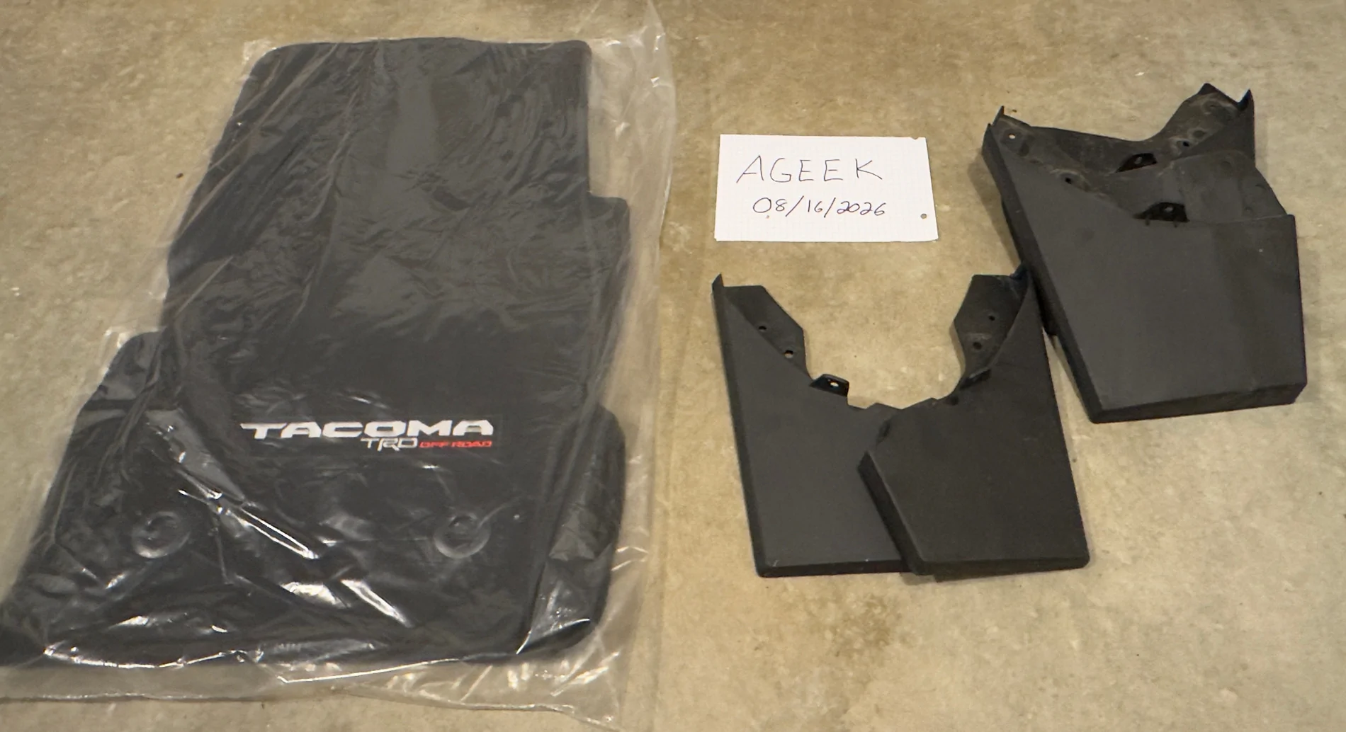 Ageek Floor Mats and Mud Flaps.webp
