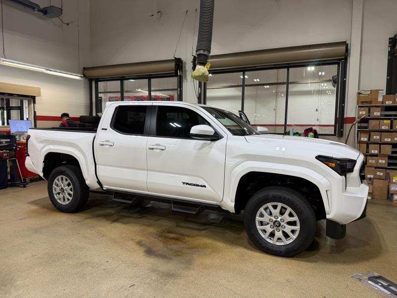 2024 Tacoma Need HELP with Accessories -- New 2026 Taco SR5 4x4 double owner 5F05AF219E68FC84.JPG