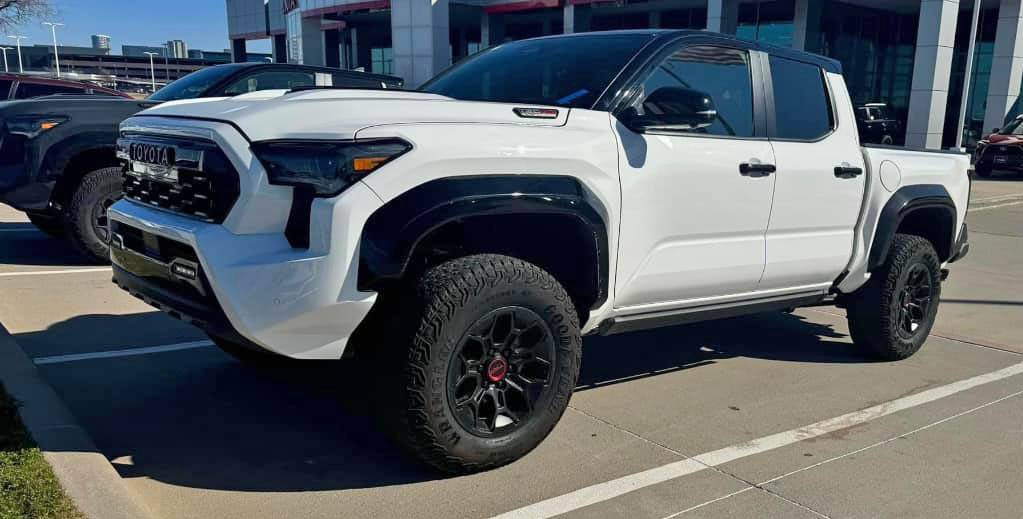 2024 Tacoma ICE CAP 2024 Tacoma Thread (4th Gen) 2024 Tacoma TD Pro Ice Cap White