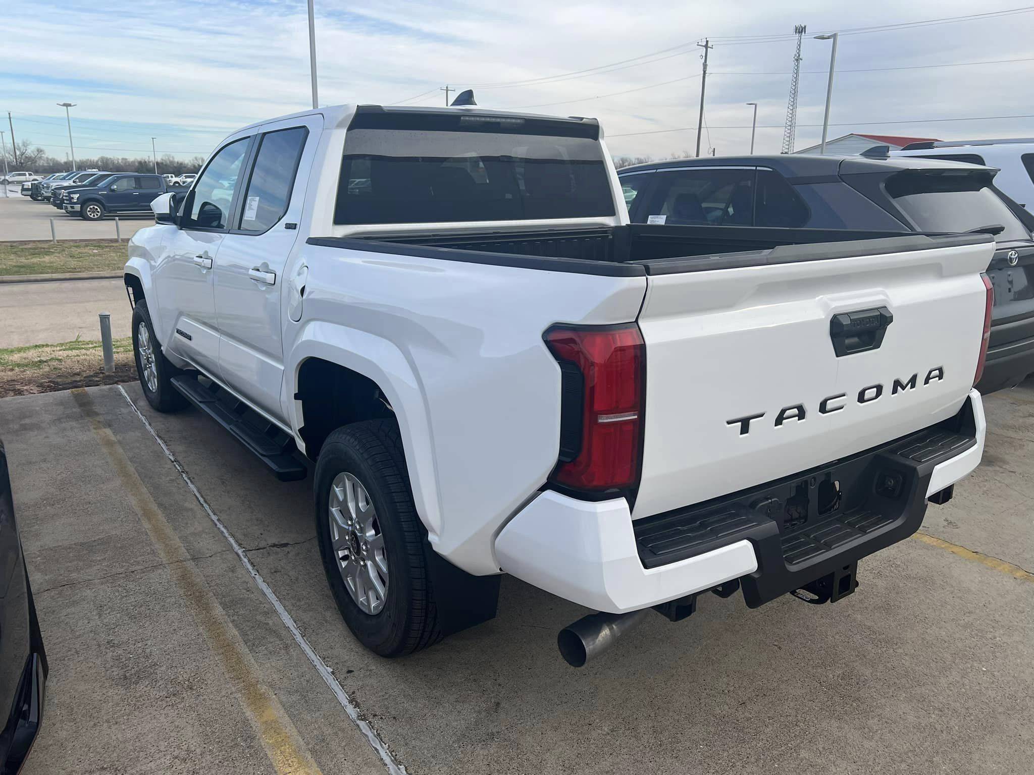 2024 Tacoma ICE CAP 2024 Tacoma Thread (4th Gen)  Ice Cap 2024 Tacoma SR5 interior exterior 2