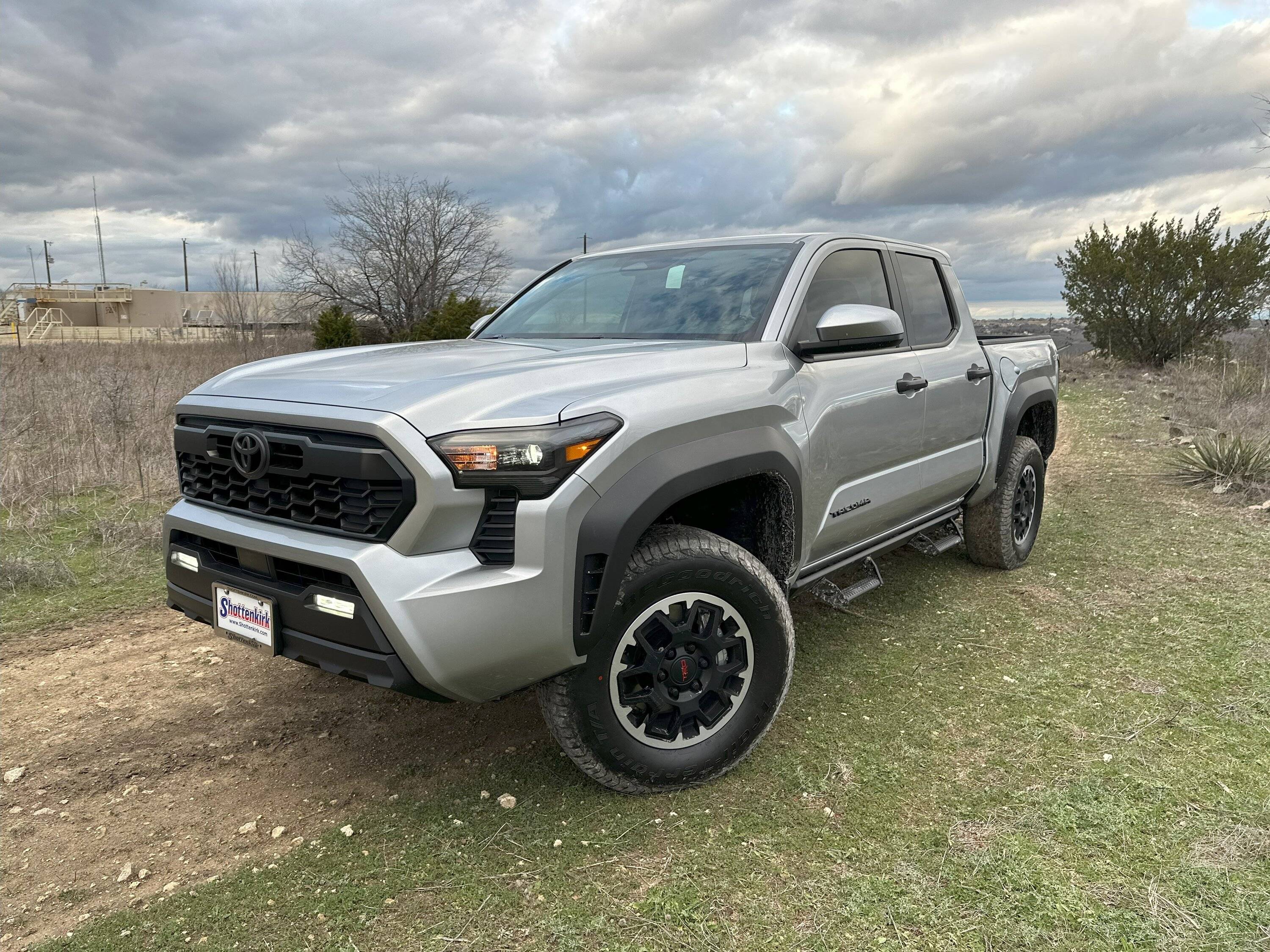 2024 Tacoma CELESTIAL SILVER METALLIC 2024 Tacoma Thread (4th Gen) IMG_6728