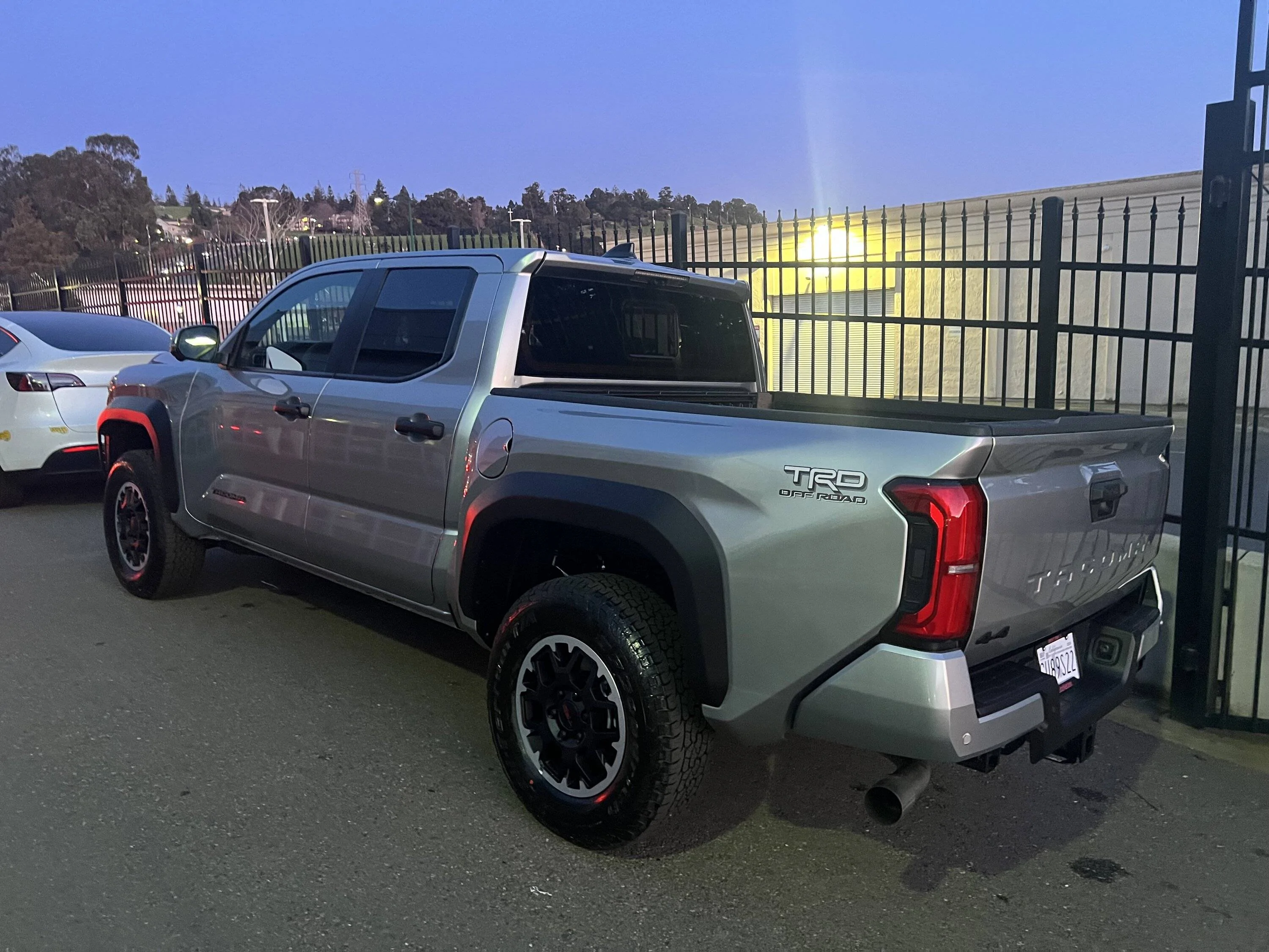 2024 Tacoma CELESTIAL SILVER METALLIC 2024 Tacoma Thread (4th Gen) IMG_4609