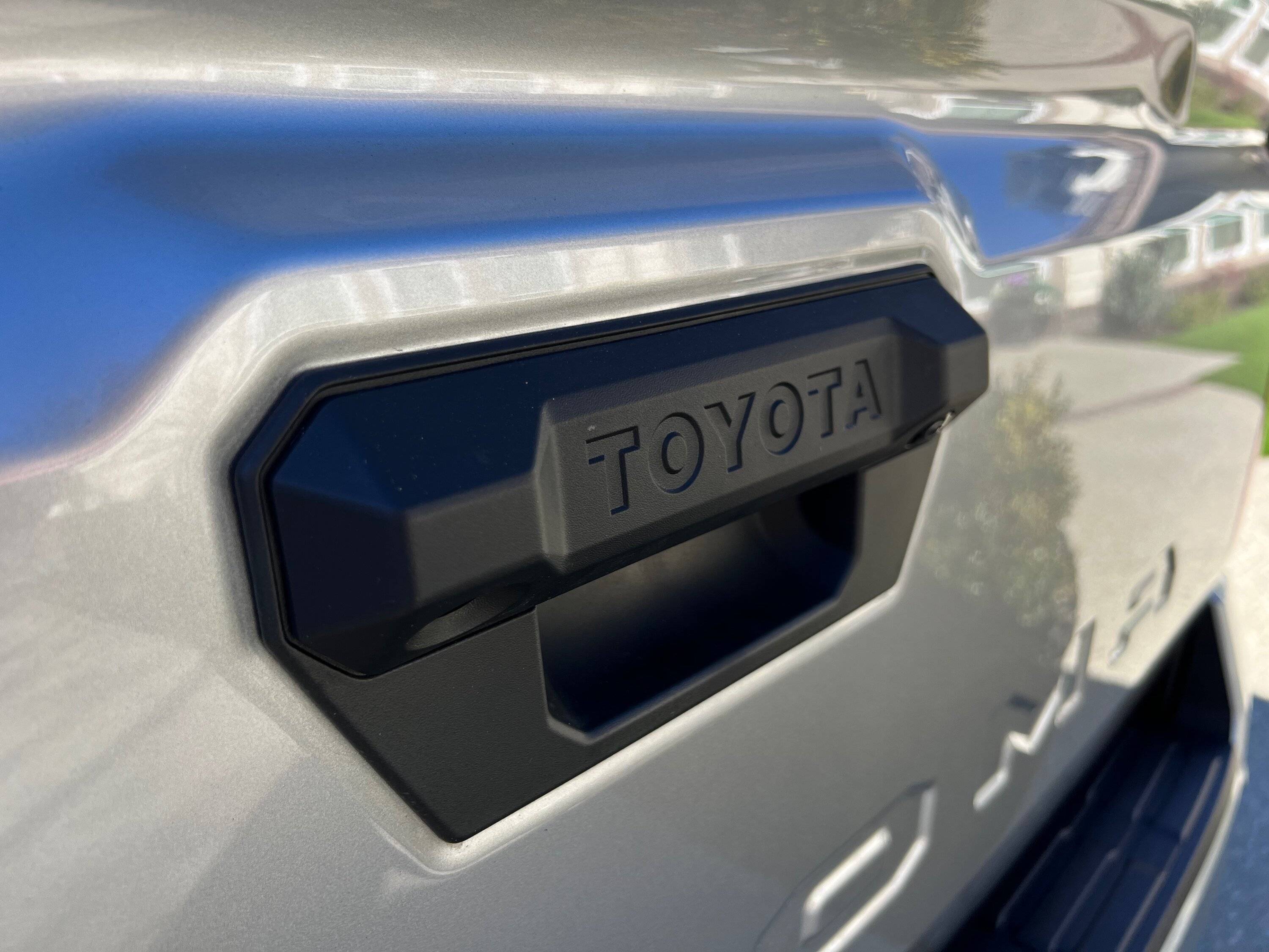 2024 Tacoma CELESTIAL SILVER METALLIC 2024 Tacoma Thread (4th Gen) IMG_4803