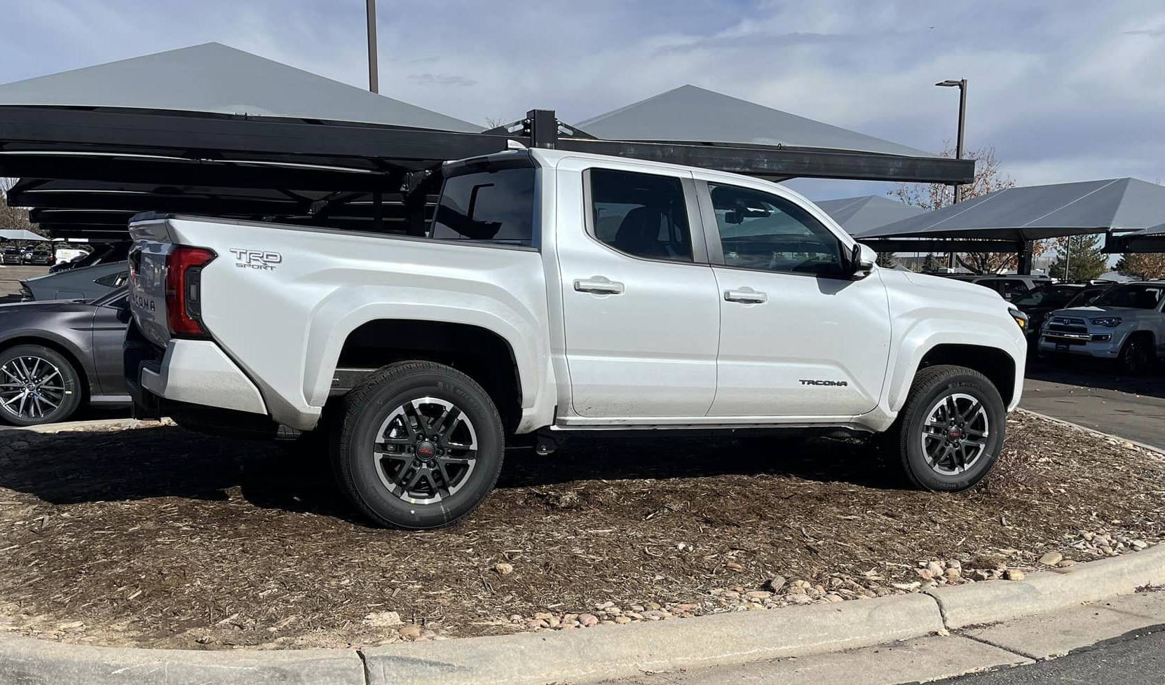 2024 Tacoma WIND CHILL PEARL 2024 Toyota Tacoma Thread wind chill pearl 2024 Tacoma TRD Sport 1
