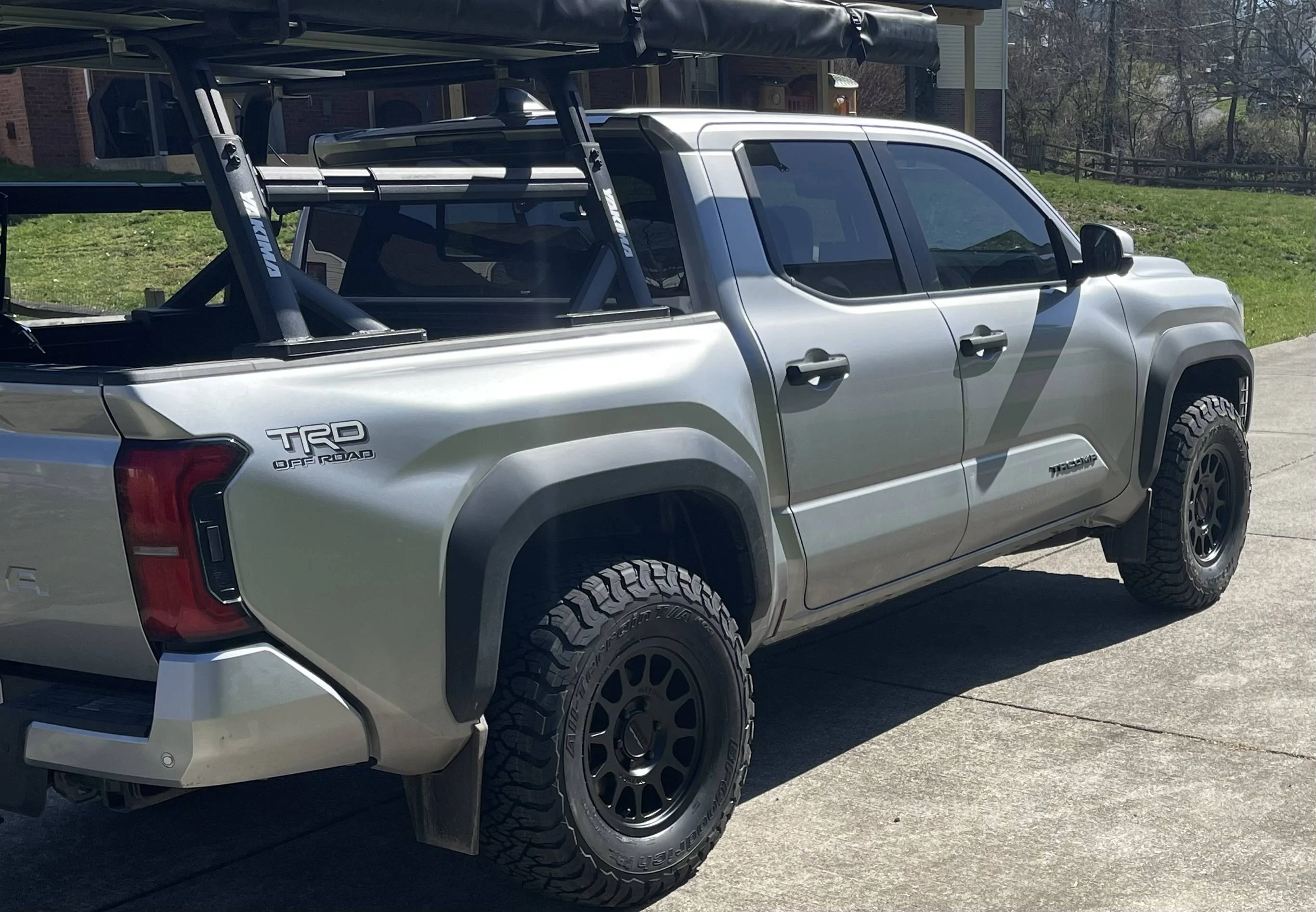 2024 Tacoma CELESTIAL SILVER METALLIC 2024 Tacoma Thread (4th Gen) IMG_2710