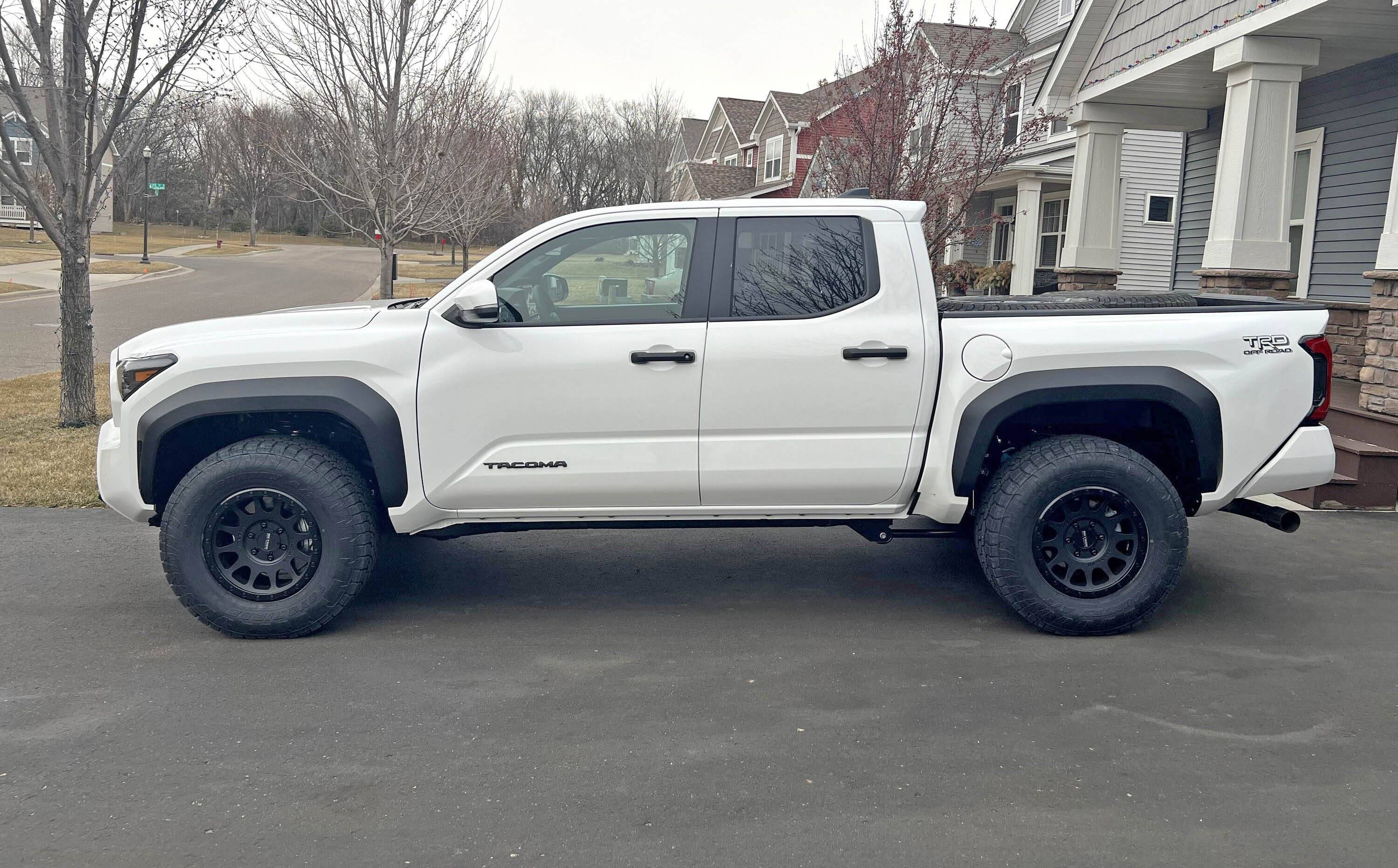 2024 Tacoma 285/70/17 Toyo AT3 tires + Method MR305 NV +25 offset wheels -- stock suspension, no mods, no rub (2024 TRD Off-Road) IMG_5735