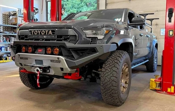 FlyAngler's Trailhunter | 35" KO3s, ARB Zenith Bumper, Lighting, etc.