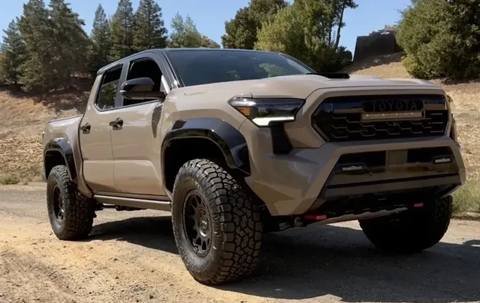 Method 305 + 315/70/17 Toyo Open Country AT3 on TRD Pro