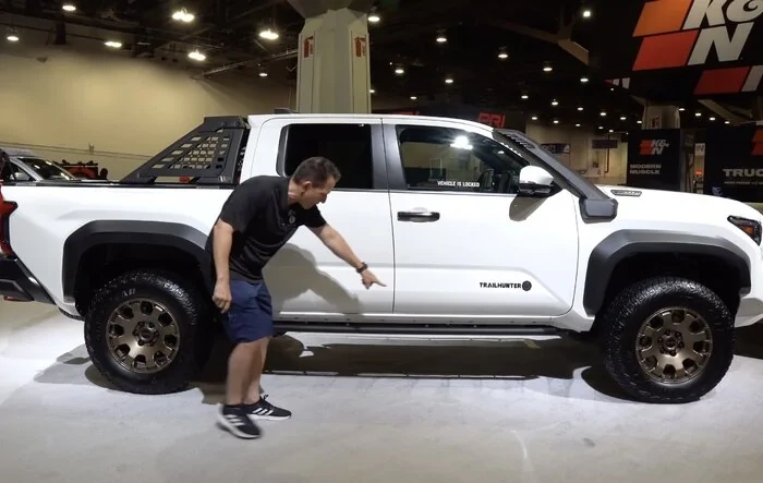 Trailhunter Tacoma in Ice Cap White