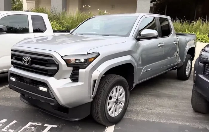 2024 Tacoma SR5 (Celestial Silver) Walkaround, Exterior/Interior/Technology Review
