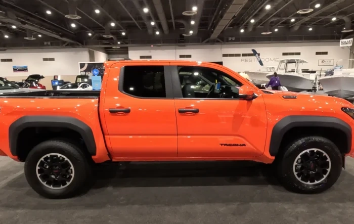 TRD Off-Road Hybrid @ Houston Show -- First look at TRD Pro sized tire/wheel combo on Off-Road Hybrid