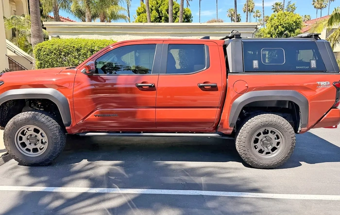 Installed: Bilstein 6112 / 6110, Icon UCAs, Dobinson 817 rear springs