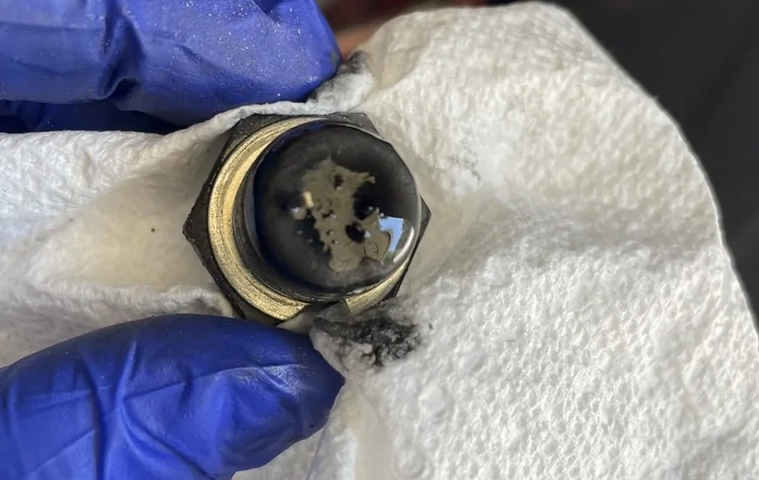 Pics of Diff Fluid Changed at 24K Miles. Sorry I waited... oil full of particulates