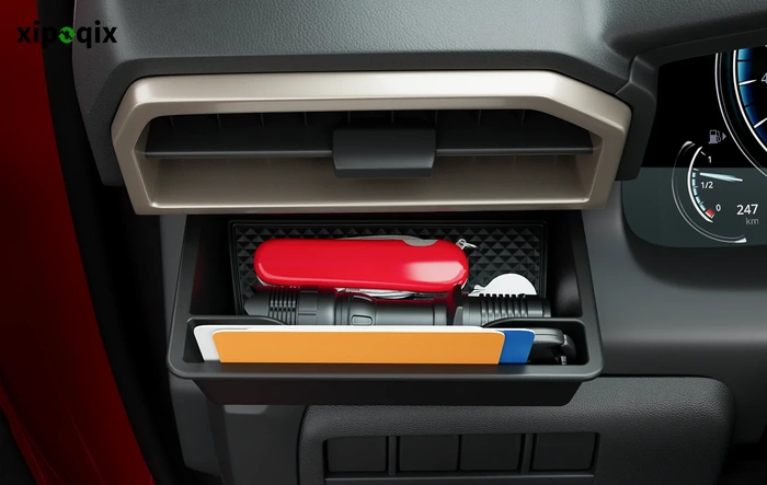 💳 A place for your parking cards/coins: Driver-side Storage Tray