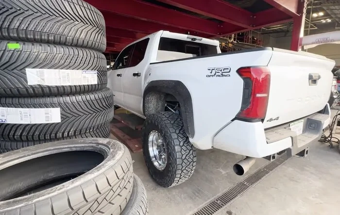 What did you do TO / WITH your 4th gen Tacoma today?! 👨‍🏭 🧰 📸