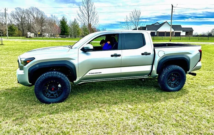 3rd Gen TRD Wheels (+ 285/70R17 Tires) on 2024 Tacoma