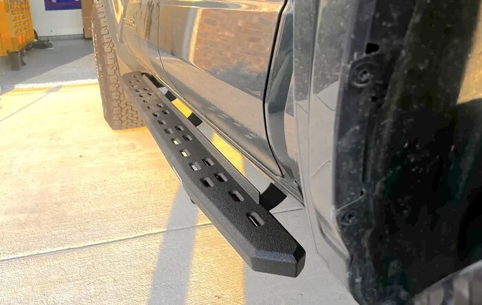 Go Rhino RB 30 slim running boards installed