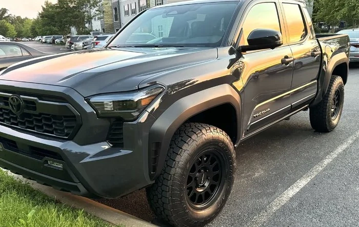 Method 703 wheels + Toyo Open Country A/T III 285/70/17 tires installed