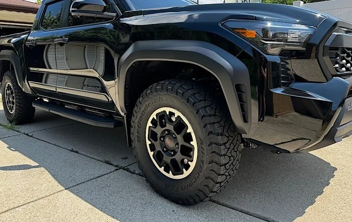 285/70/17 K03 stock tires on TRD Off-Road wheels